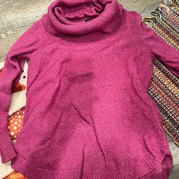 Tahari medium sweater - Picture 1 of 8